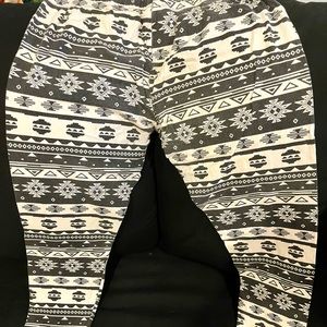 Size XL leggings, thin material, no tears